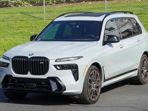 Used 2024 BMW X7 M60i w/ Executive Package AWD/4WD image 5