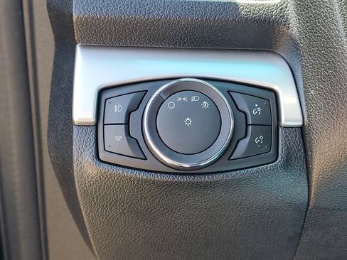 Used 2016 Ford Explorer XLT AWD/4WD image 18