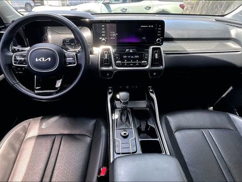 Used 2023 Kia Sorento S w/ Panoramic Sunroof Package FWD image 7