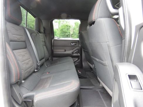 Used 2022 Nissan Frontier PRO-4X w/ Technology Package AWD/4WD image 15