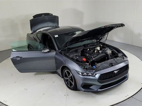 Used 2024 Ford Mustang Coupe image 37