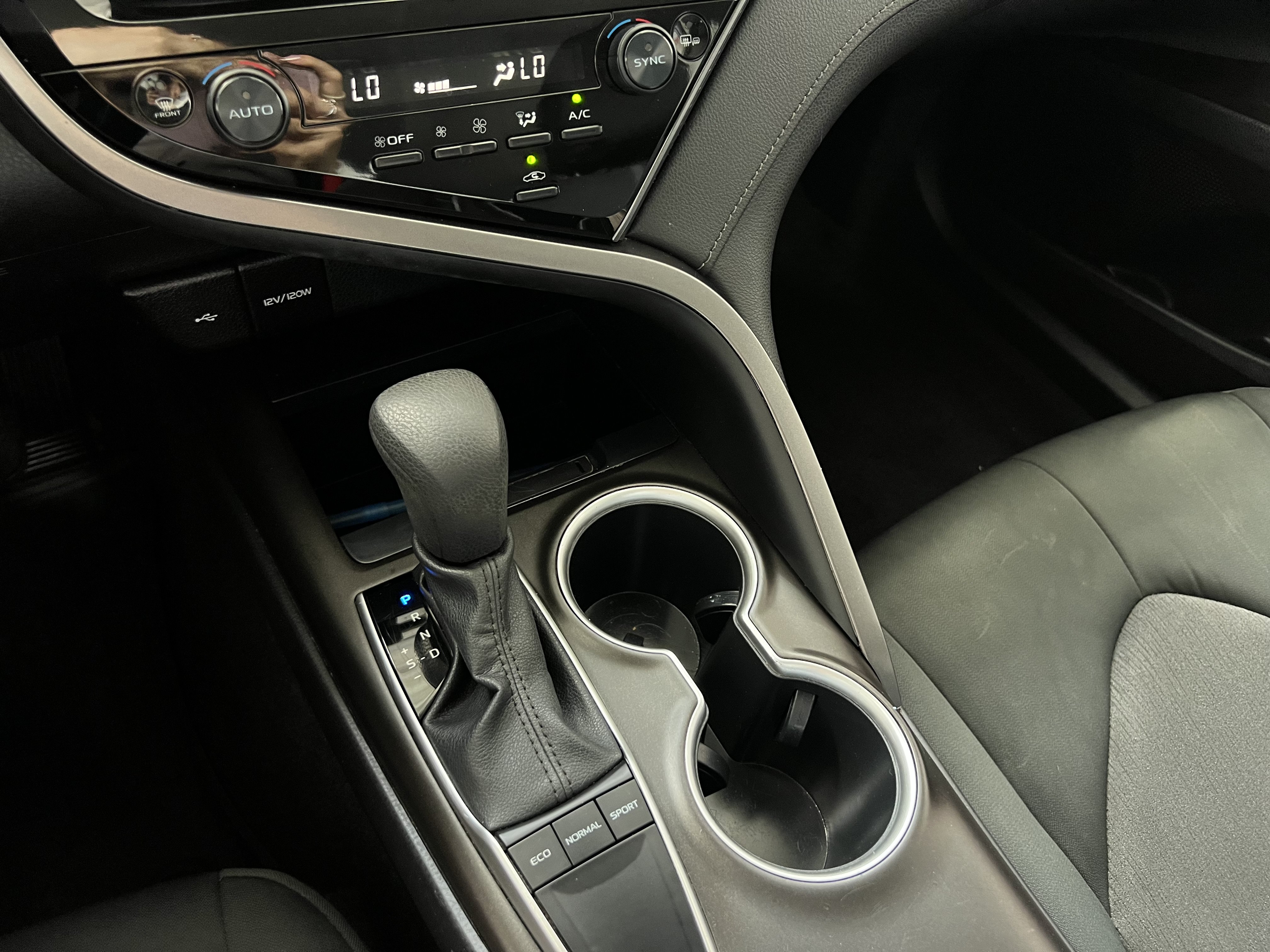 Used 2023 Toyota Camry LE w/ Convenience Package FWD image 18