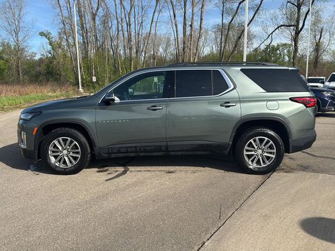 Used 2023 Chevrolet Traverse LT AWD/4WD image 2