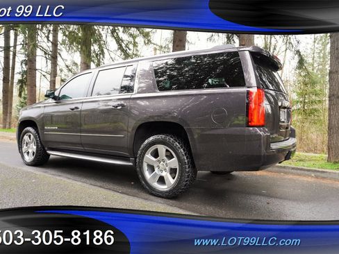 Used 2017 Chevrolet Suburban Premier RWD image 11