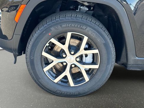 New 2025 Jeep Grand Cherokee Limited AWD/4WD image 11
