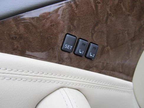 Used 2017 INFINITI QX80 2WD w/ Driver Assistance Package image 26