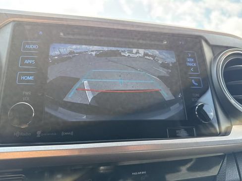Used 2018 Toyota Tacoma SR5 AWD/4WD image 40
