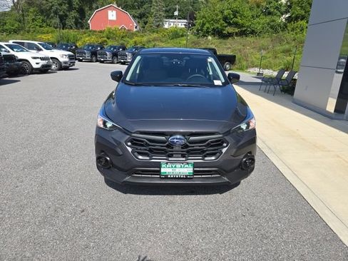 Used 2024 Subaru Crosstrek 2.0i AWD/4WD image 2