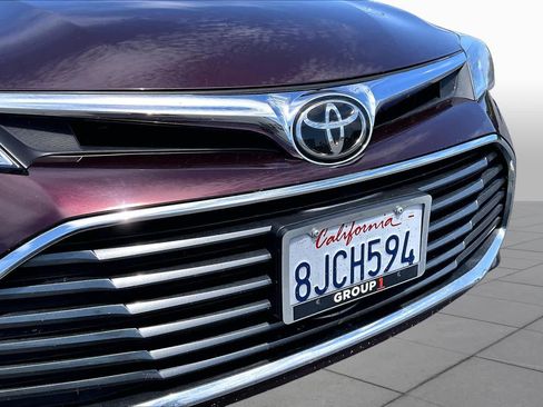 Used 2018 Toyota Avalon XLE FWD image 29