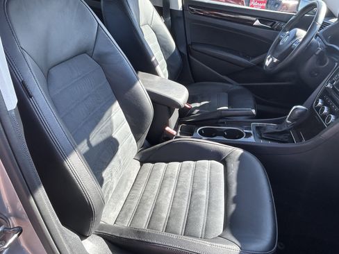 Used 2014 Volkswagen Passat 1.8T SEL Premium image 6