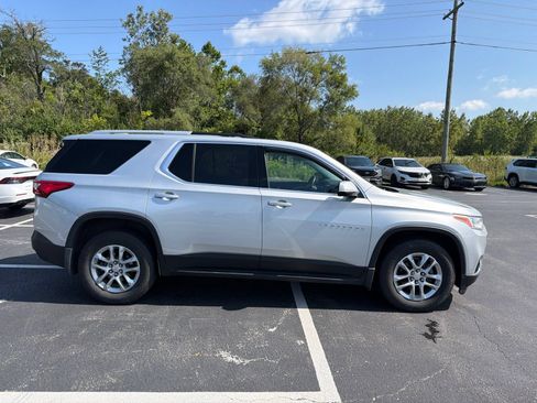 Used 2018 Chevrolet Traverse LT FWD image 7