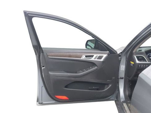 Used 2015 Hyundai Genesis 5.0 image 15