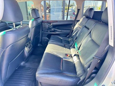 Used 2011 Lexus LX 570 4WD w/ Luxury Pkg image 22