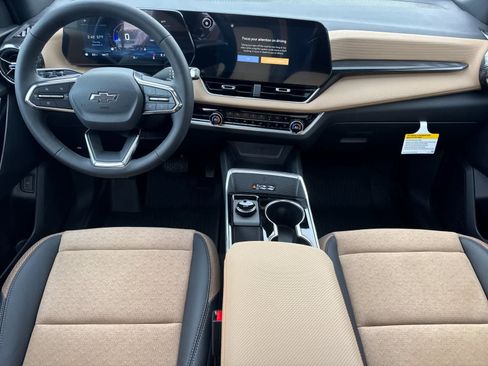 New 2026 Chevrolet Equinox ACTIV w/ Convenience Package III AWD/4WD image 3