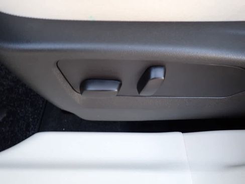 Certified 2022 Buick Envision Avenir w/ Technology Package II image 19