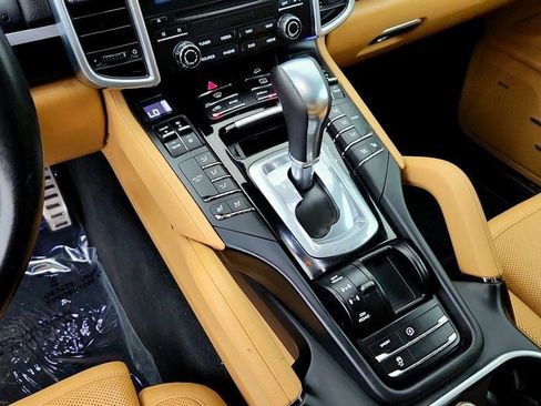 Used 2017 Porsche Cayenne S w/ Premium Package AWD/4WD image 17