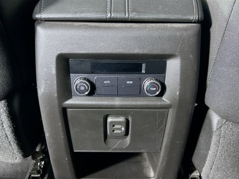 Used 2022 Chevrolet Traverse LT AWD/4WD image 25