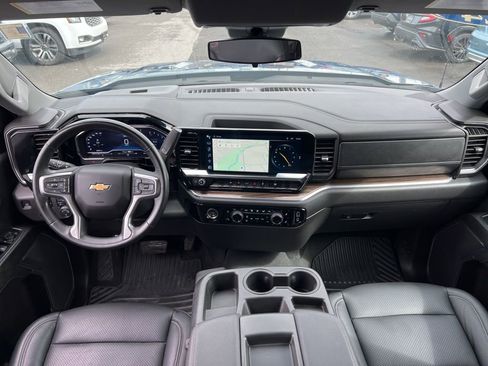 Used 2024 Chevrolet Silverado 1500 LT AWD/4WD image 16