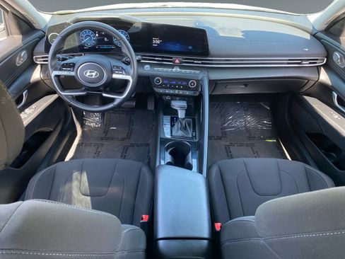 Used 2025 Hyundai Elantra SEL FWD image 10