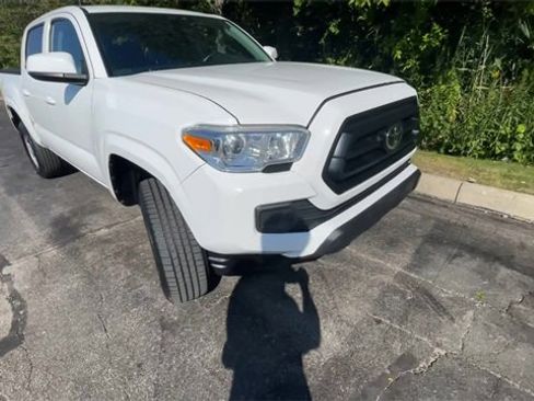 Used 2020 Toyota Tacoma SR image 2