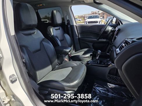Used 2018 Jeep Compass Latitude w/ Popular Equipment Group AWD/4WD image 12
