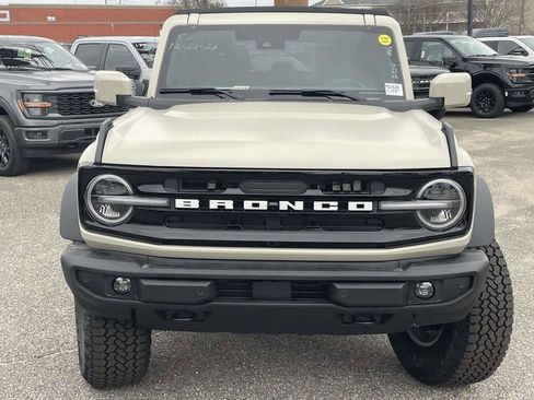 New 2025 Ford Bronco Outer Banks w/ Sasquatch Package image 8
