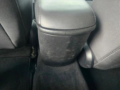 Used 2012 Chrysler 200 Touring FWD image 14