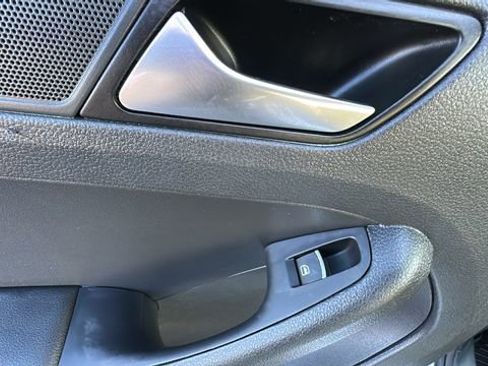 Used 2017 Volkswagen Jetta SEL image 33