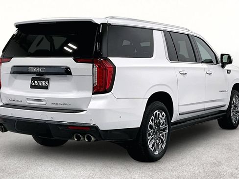 Used 2023 GMC Yukon XL Denali Ultimate AWD/4WD image 2