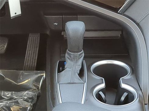 Certified 2021 Toyota Camry LE image 18