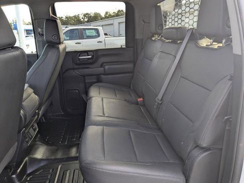 Used 2024 GMC Sierra 3500 Pro w/ Convenience Package image 18