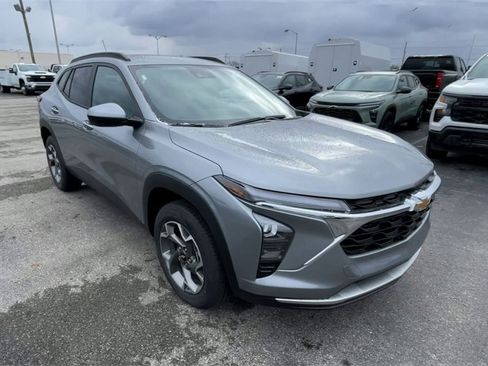 New 2026 Chevrolet Trax LT w/ Driver Confidence Package image 4