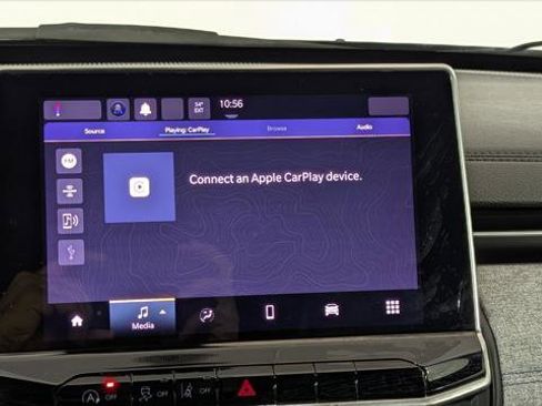 Used 2023 Jeep Compass Latitude image 28