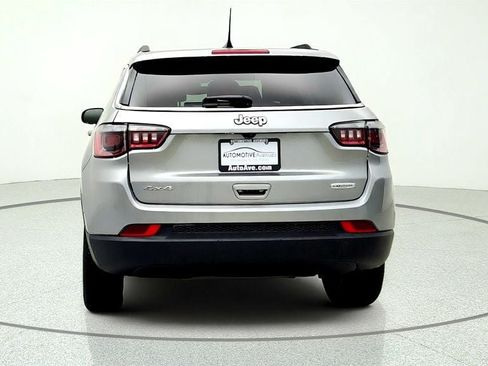 Used 2022 Jeep Compass Latitude w/ Sun and Sound Group AWD/4WD image 6