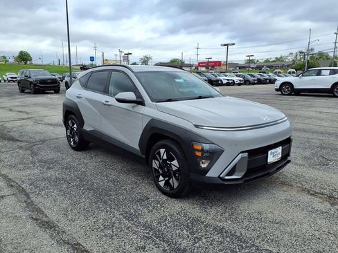 Used 2025 Hyundai Kona SEL FWD image 8