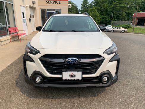 Used 2023 Subaru Outback Premium AWD/4WD image 2