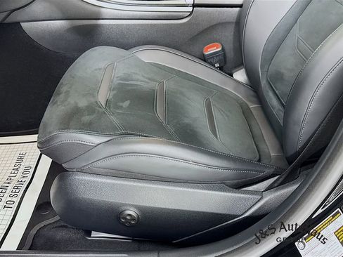 Used 2024 Mercedes-Benz C 63 AMG S image 25