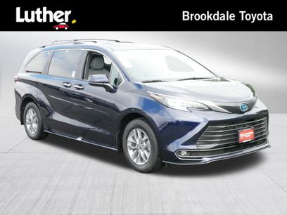 Certified 2025 Toyota Sienna XLE