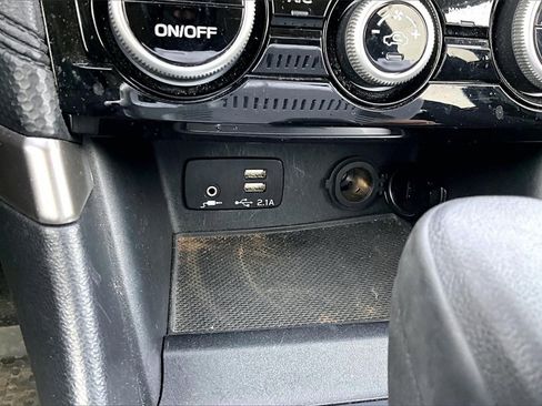 Used 2019 Subaru Forester Premium image 29