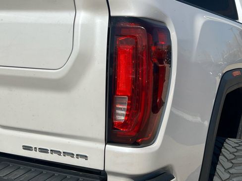 Used 2022 GMC Sierra 2500 Denali image 14