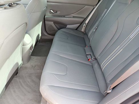 Certified 2025 Hyundai Elantra Sport image 19