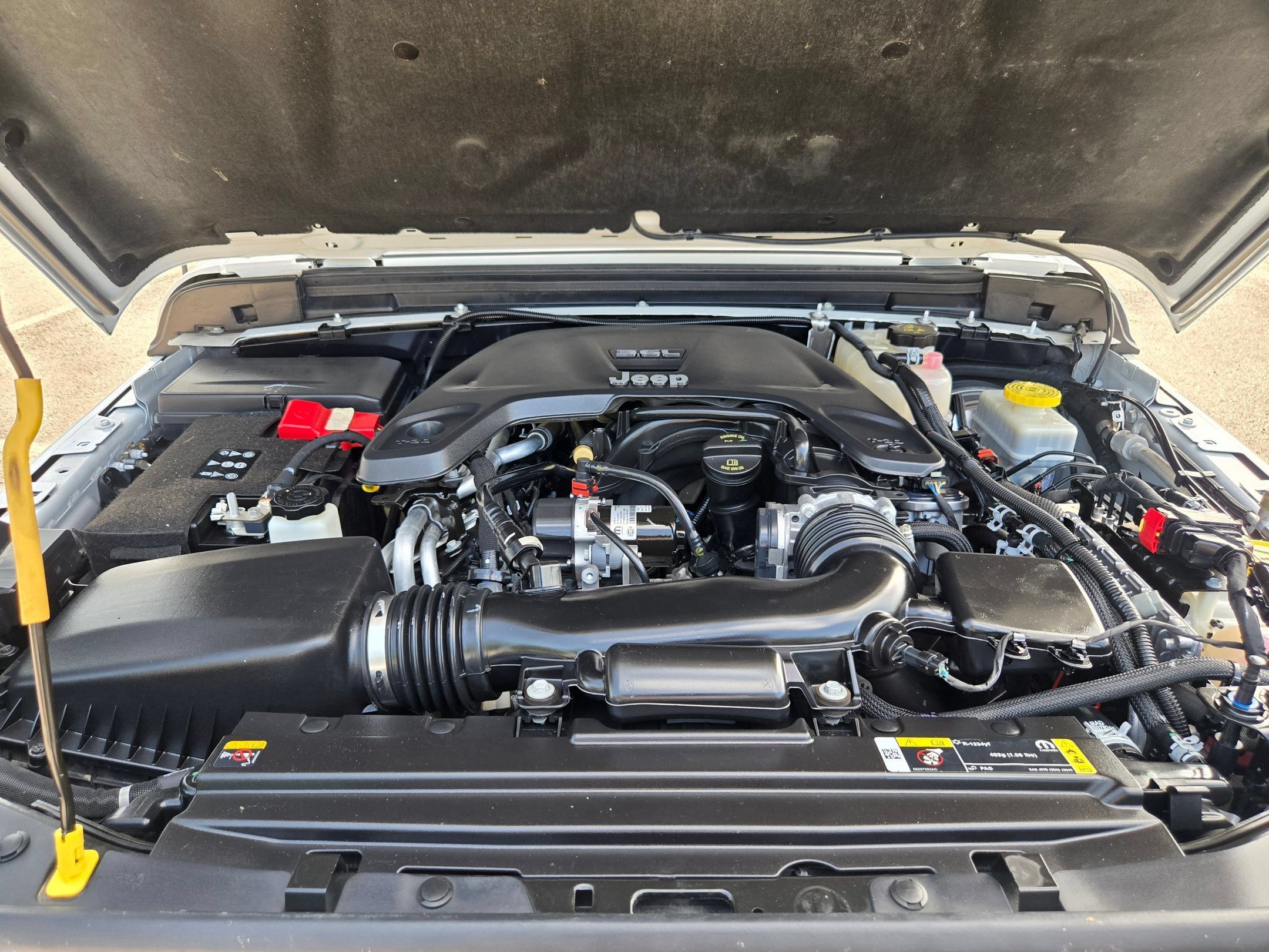 Used 2021 Jeep Wrangler Unlimited Sahara AWD/4WD image 32