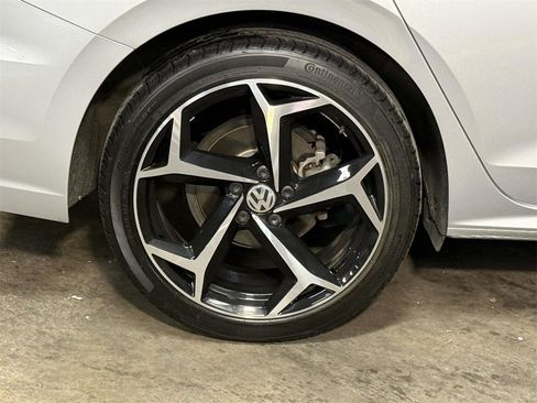 Used 2020 Volkswagen Passat 2.0T R-Line image 13