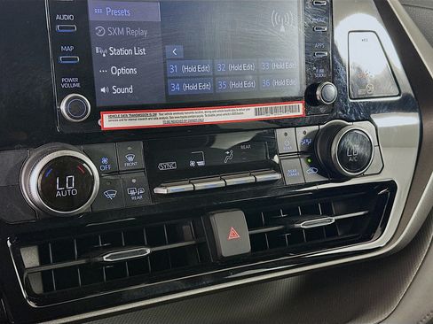 Used 2022 Toyota Highlander LE FWD image 23