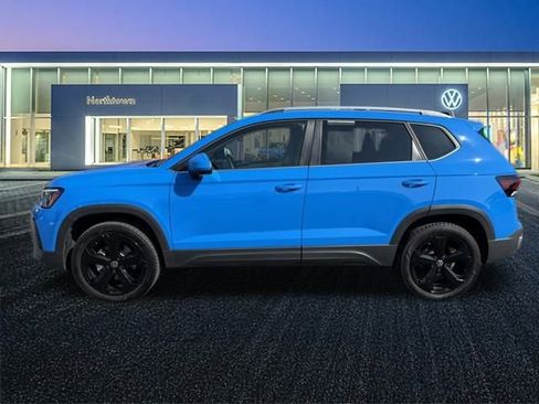 Certified 2025 Volkswagen Taos SEL image 7