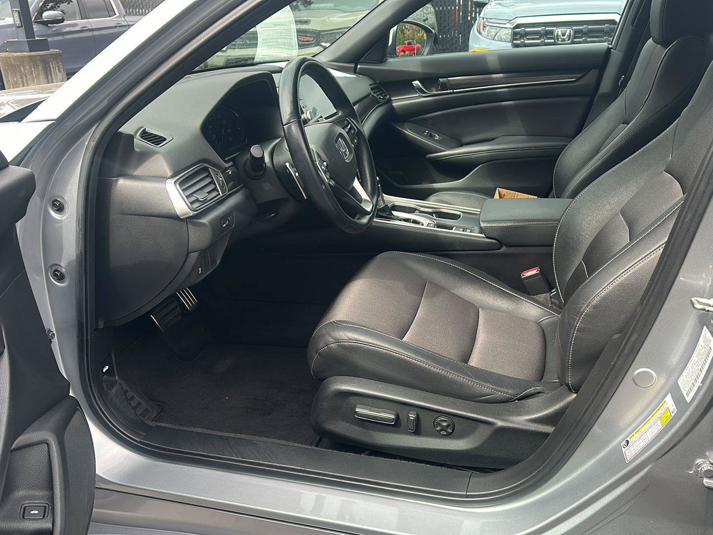 Used 2019 Honda Accord Sport image 7