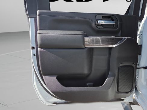 Used 2022 Chevrolet Silverado 2500 LTZ w/ LTZ Plus Package image 34