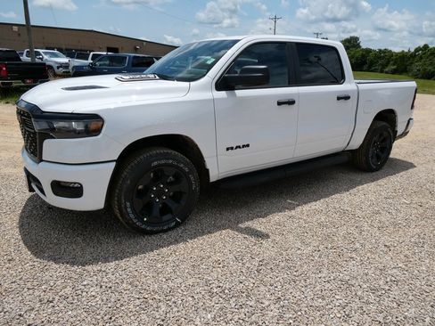 New 2026 RAM 1500 Express AWD/4WD image 8
