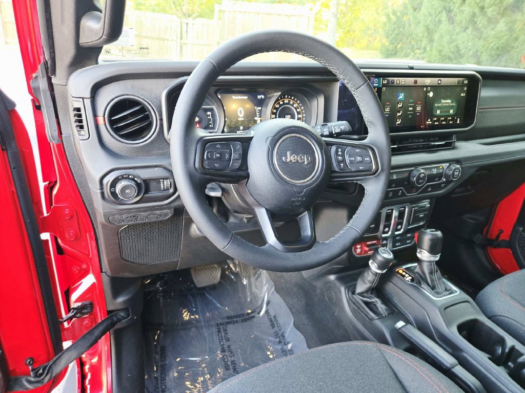 Used 2026 Jeep Wrangler Rubicon AWD/4WD image 10