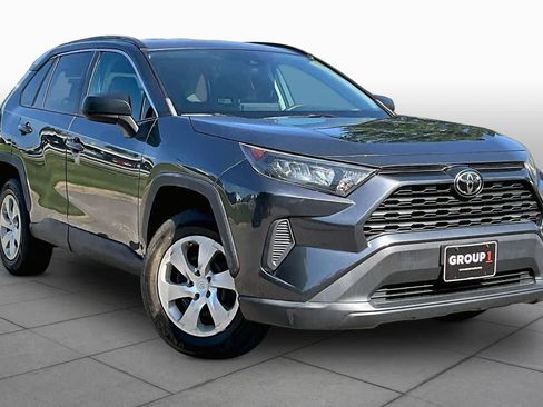 Used 2021 Toyota RAV4 LE AWD/4WD image 3